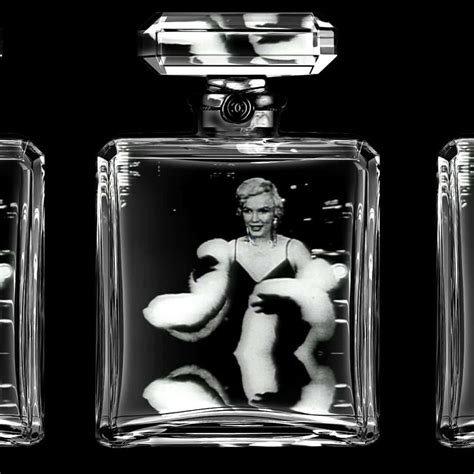 marilyn monroe chanel n5|chanel no 5 first bottle.